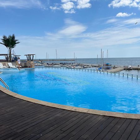 Privat Apartament Marina City Baltsjik Eksteriør bilde
