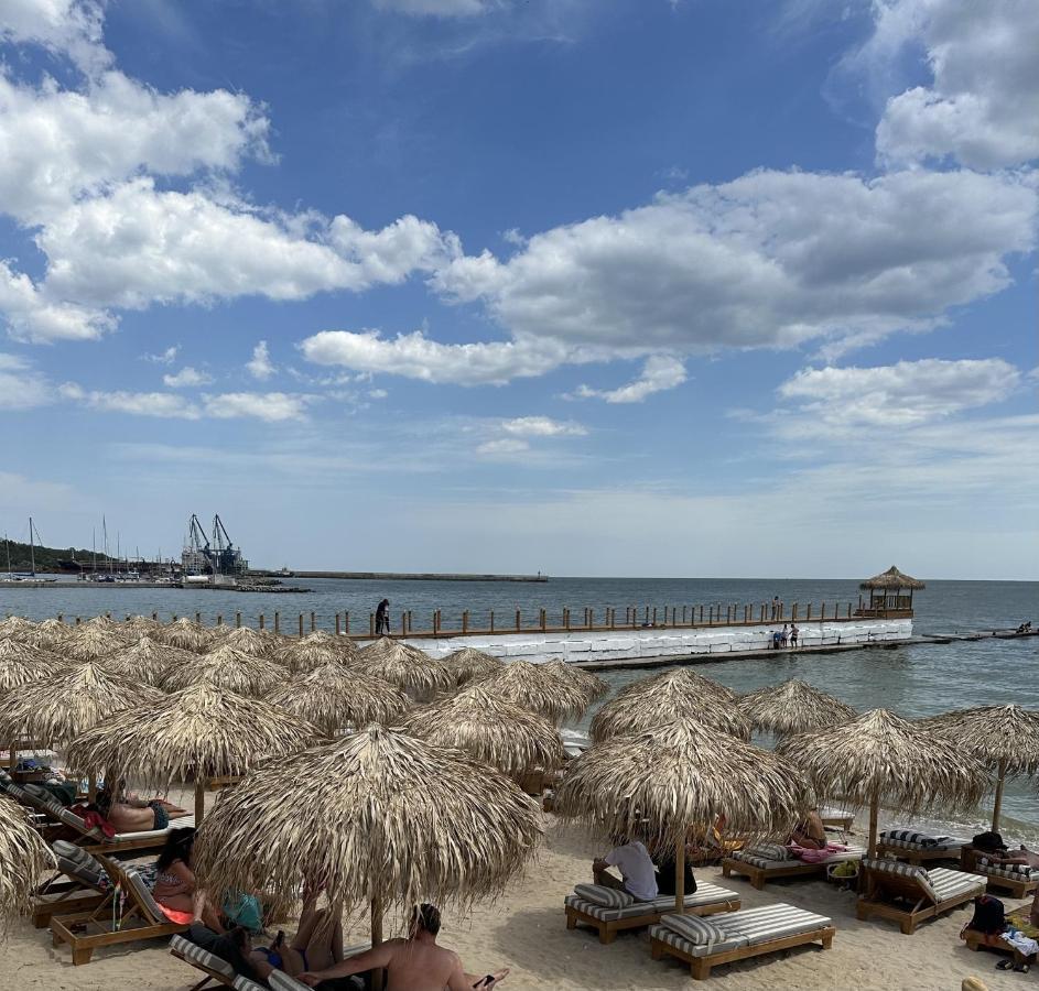 Privat Apartament Marina City Baltsjik Eksteriør bilde