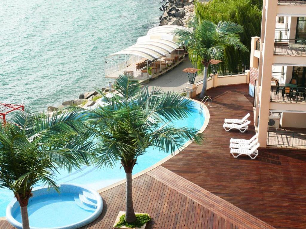 Privat Apartament Marina City Baltsjik Eksteriør bilde