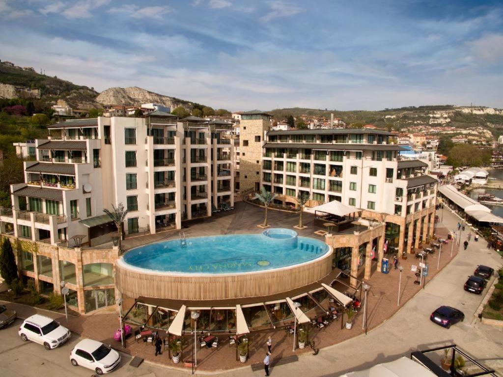 Privat Apartament Marina City Baltsjik Eksteriør bilde