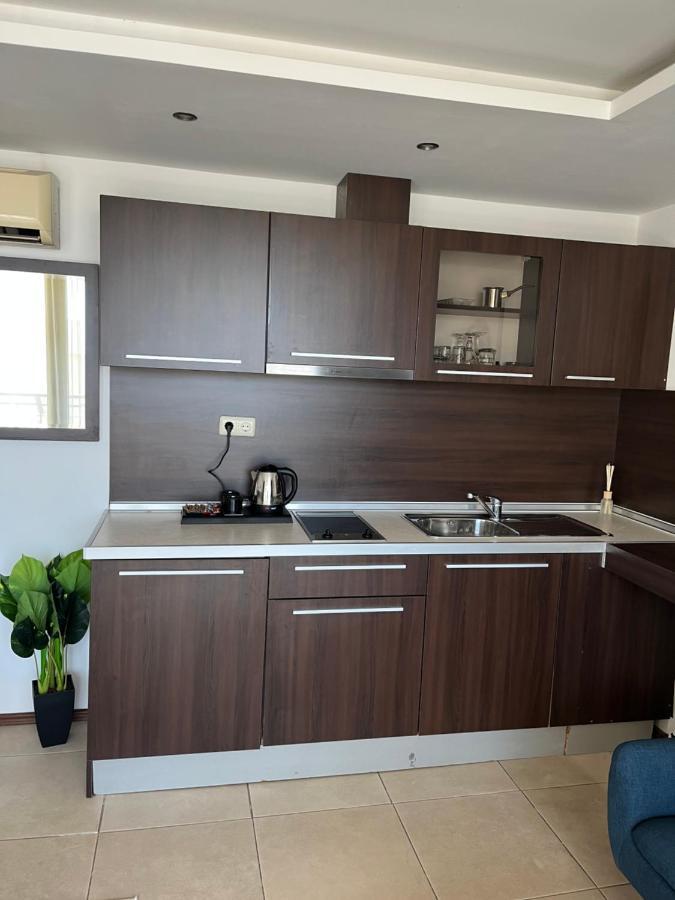 Privat Apartament Marina City Baltsjik Eksteriør bilde